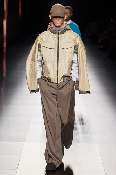 Look 23
